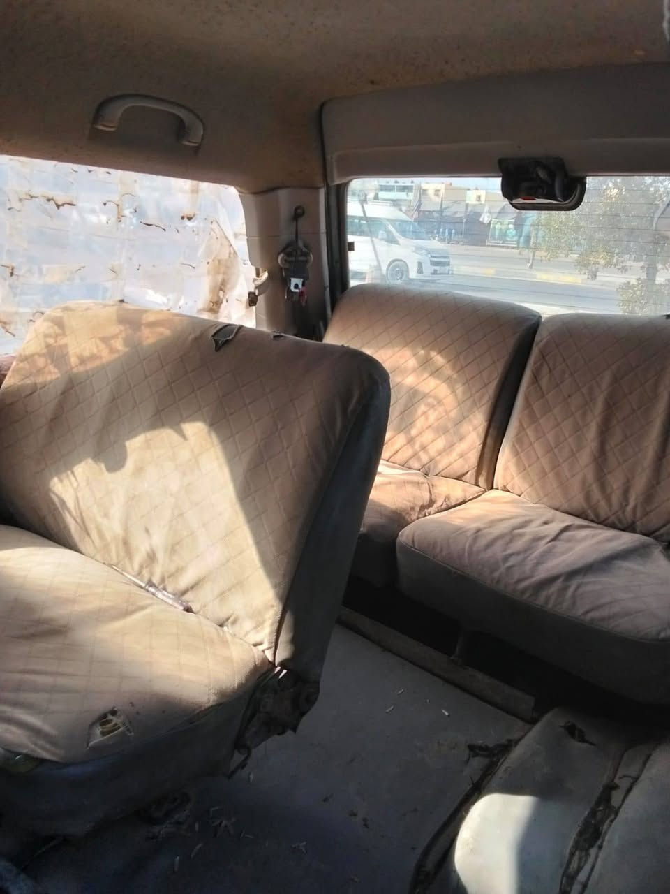 سيارة فارة للبيع محرك ومكينه ففتي مكففوله موديل ٩٢ سنويه نافذه لغايه ٢٨ مكفوله من كلشي السعر ٢٣ 
تفاصيل اكثر متواجد ع واتساب وهذا رقمي بي واتساب ***********
