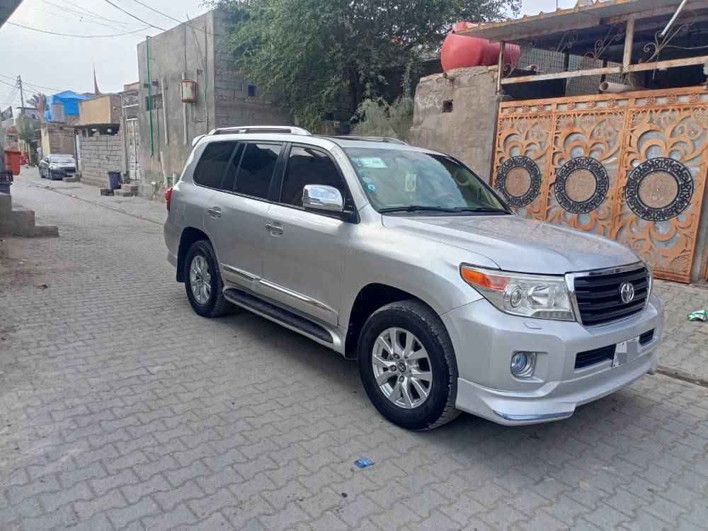 ***********

2013 
حدادة جديدة كهربائيات تايرات باتري كله جديد
رقم مميز
مكينة كير وضع شركة
البدي بيه ملاحظات مكينة 4000 اعلى مواصفات فتحة دواخل بيجي وقرميدي شاشة وحساسات وتحكم جهتين وزراك لايت؛ لايت زنون اصلي مري كهرباء قلاب .

***********
#البصرة البصرة, العراق
