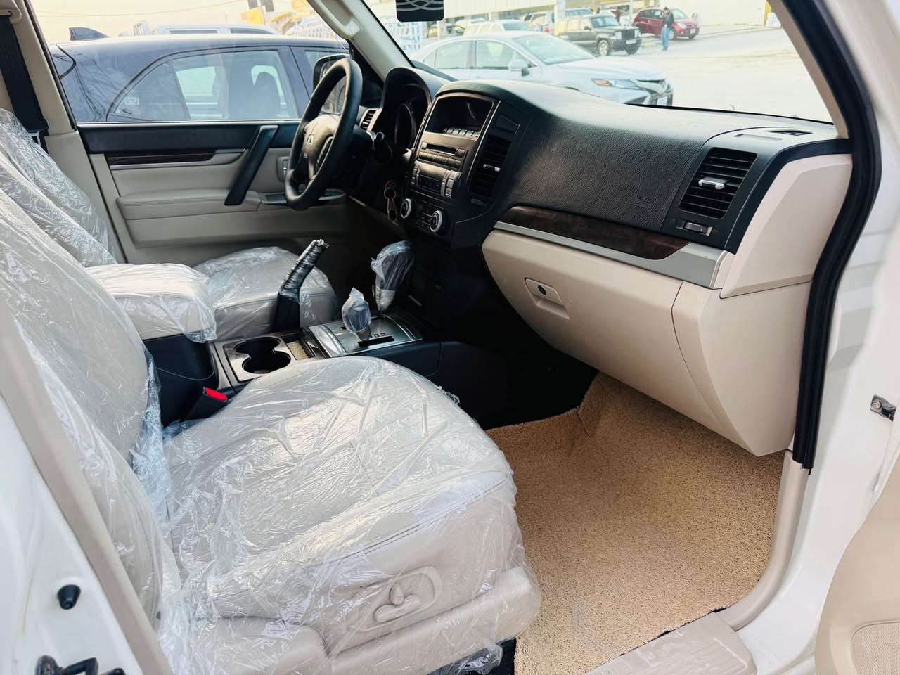 باجيرو موديل ٢٠١٠ خليجي
مه كينه ٣٥٠٠ فول فول 
زورتازه و جوان و بي مصرف 
تاخم تايه تازه دواو بيش تون كراوه ته وه 
بيشي و دواوه ي كراوه به ٢٠١٥ 
سه نه وي تا ٢٠٣٠ به ناو خومه وه يه 
مواسفات ده بل اكسل و ٣رزكوشن 
تبريد مركزي سلايت لايت زينون و ليد
كوشن جلد كوشن كاره با سيدي بوكس 
ڤوليوم تحتديد سورعه هه موو گياني ئيش ده كا 
بوياخ جاملغ دواوه جاملخ بيش يه ك په له بونيد 
بي ده عموو ناو گرتن زور ريكو جوانه سياره كه 
سعري ١٣٥ گه لاو معامله شوين سليماني 
موبايل ***********
0️⃣7️⃣7️⃣0️⃣0️⃣8️⃣4️⃣9️⃣5️⃣9️⃣3️⃣ السليمانية, العراق
