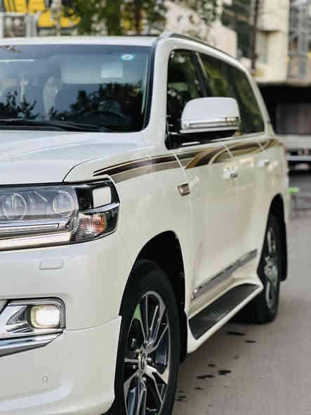 لانكدروز للبيع 2020
مكفولة كفالة عامة
بريمية كويتيه
المكان بغداد رقم بغداد انكليزي 
للاستفسار *********** غير متواجد على الفيس
