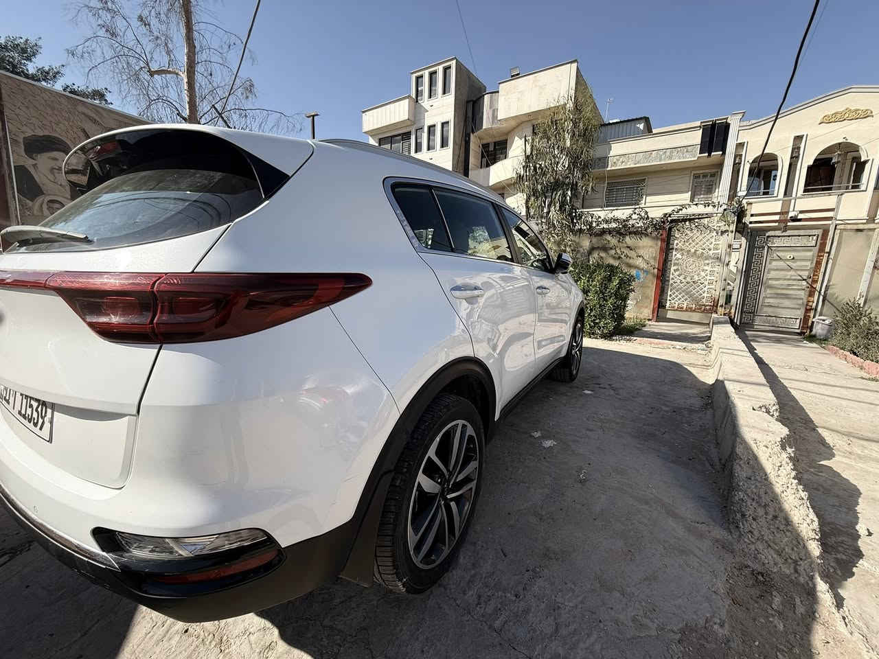 سياره سبورتج خليجي 2019 
لون ابيض 
ماشيه 108
سياره مكفوله كير ومحرك بيه فقط بارد بسيط موجود بل صوره 
حساس امامي خلفي 
مري شفط 
اشاره بل مرايه 
السياره رقم بغداد
*********** واتساب 
190$
