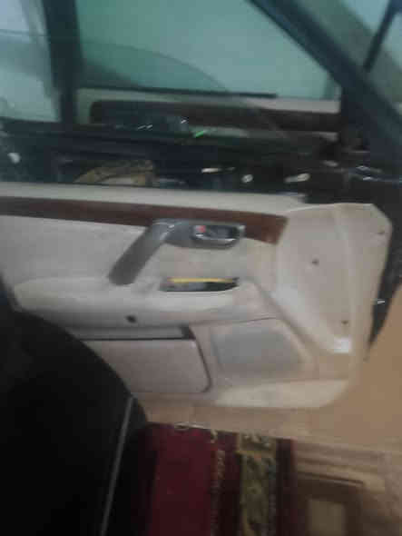 السلام عليكم بوب ملكه كاملات هنه والبطاني وات والدكم والاقفال والجام اخضر غير محدد با كامل من كلشي *********** وجاملغات امامي سعر القطعه 75 اذا كلهن تاخذخن
