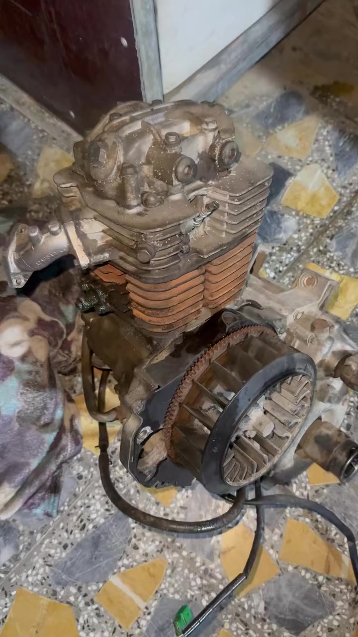 مكينة تفي اس تكتك 2022 رايدها 300 الف وتساب فقط مكاني بصرة القبلة ***********
