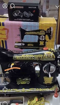 مكينة خياطة • غير مستعمل • بلكرتون