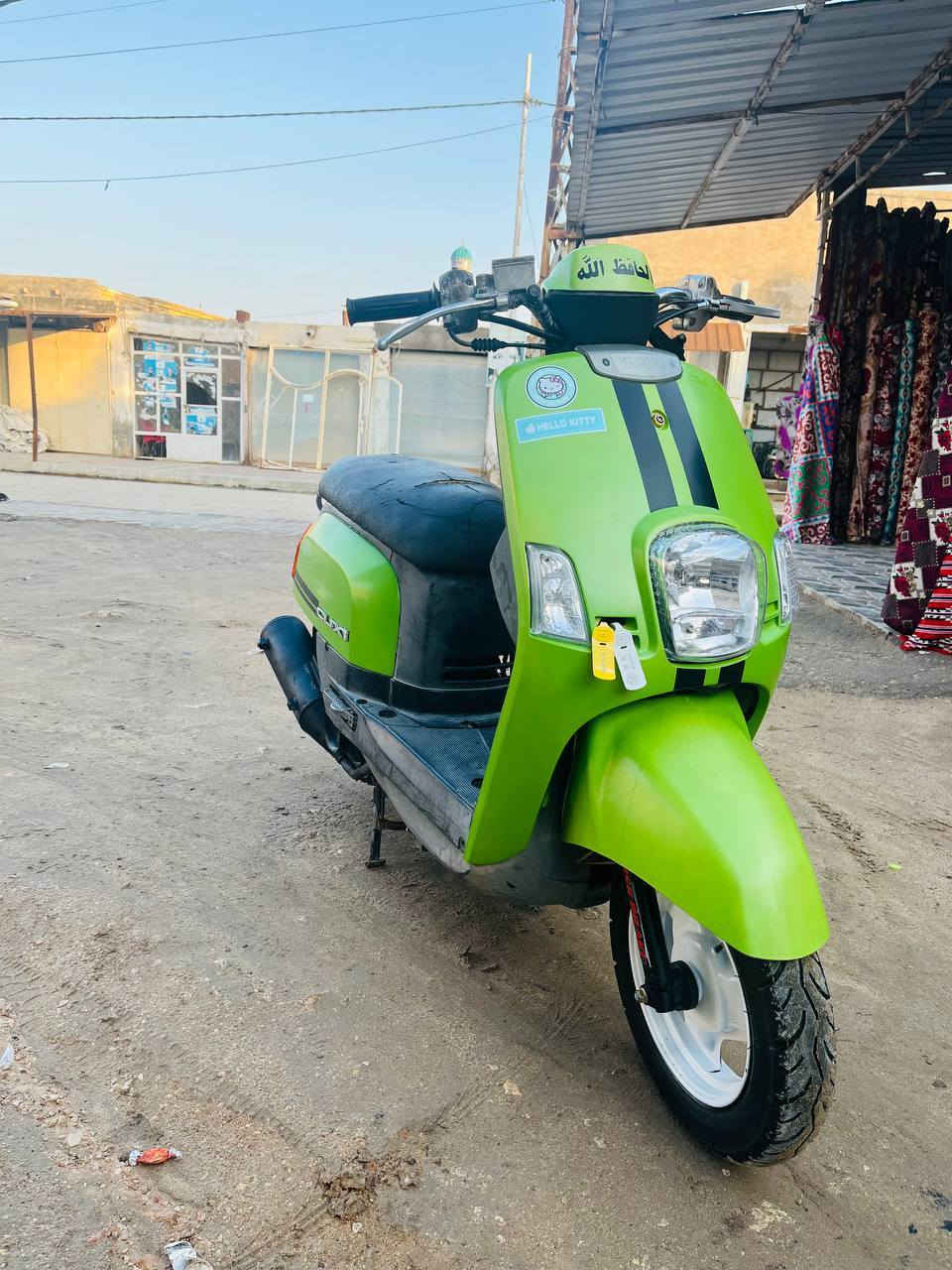 ماكس بوليسي تفاحي
شوفت عينك الدراجه نضيفه 
السعر 750 وبيه مجال لشراي 
الاتصال ***********
