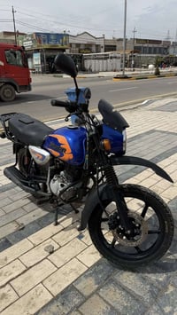 للبيع دراجه بوكسر 2023 دراجه كلك شرط مكفوله من السرقة (سعر 900 وبيها م...