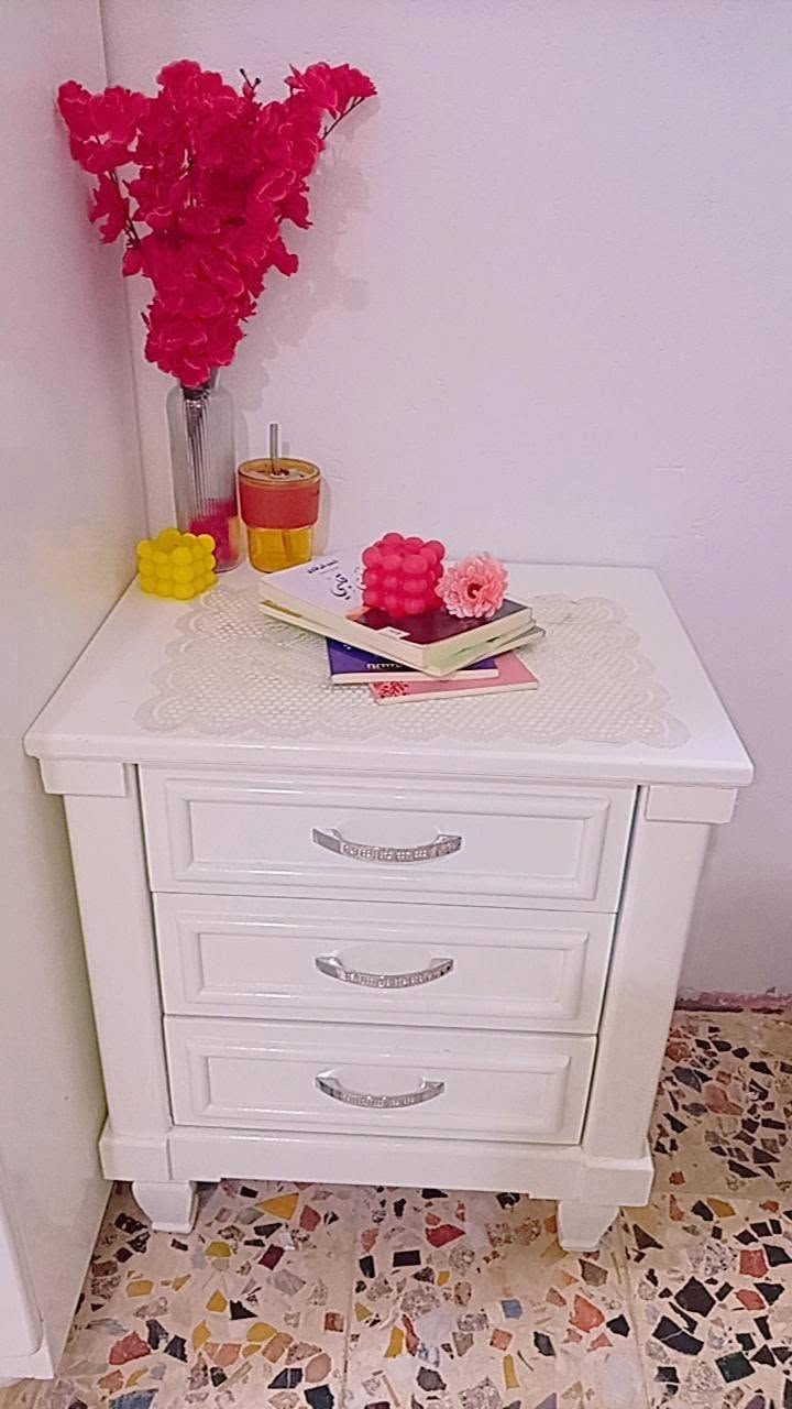 السلام عليكم
عندي غرفه للبيع نضيفه كلش صار شهرين من أخذته 
أخذته بمليون و 400
سبب البيع اريد انتقل البغداد ودابيعه اريده بمليون و 100
رقم الهاتف ‏‪***********‬‏
