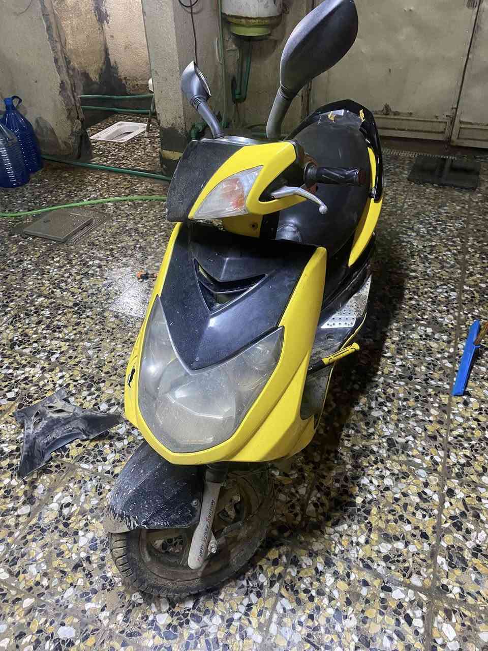 السلام عليكم دراجه سكنس للبيع الدراجه عيبه كابريتر السعر 500 مكان الدراجه بغداد الرستميه او بيه مجال ***********
