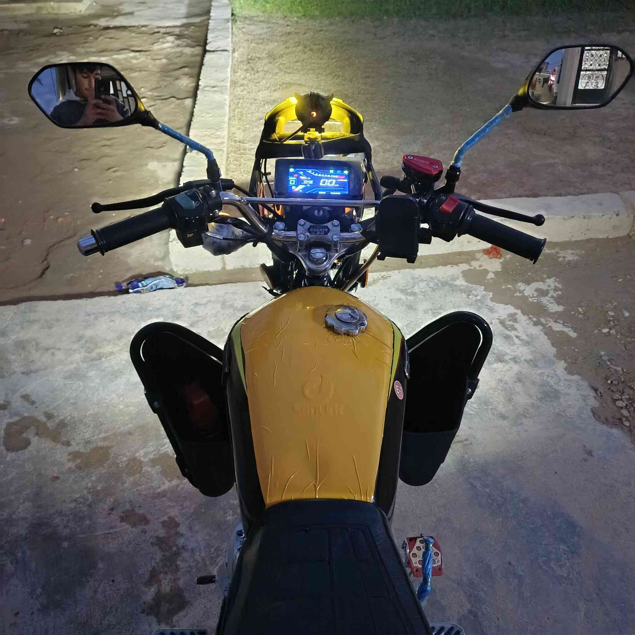 سلام عليكم دراجه موديل 25 محرك 200
دراجه فول نضافه محرك شرط مامفتوح كهربائيات كله شغاله مناقصه برقي سعر 625 وبي مجال مكان بيجي الاستفسار هــــــ*********** بي واتساب
