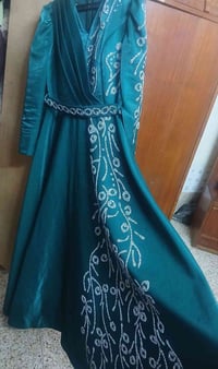 فستان • نضيف • ملبوس مره