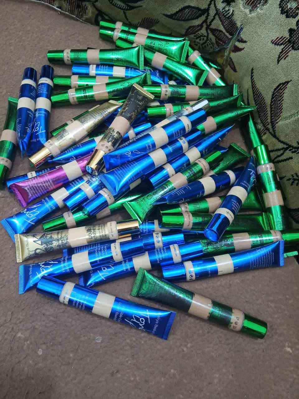 فاونديشن وخافي عيوب ماركه  ايفا بيوتي بنفس الوقت كلش حلووو لطيف علا للبشره طلعت 56. قطعه  بظاعة الامزون #السعر25شامل التوصيل اذا مفرد القطعه 1000


**إذا كنت صاحب هذا الإعلان وتريد حذفه لأي سبب، رجاءا أرسل رسالة إلى الدعم الفني**