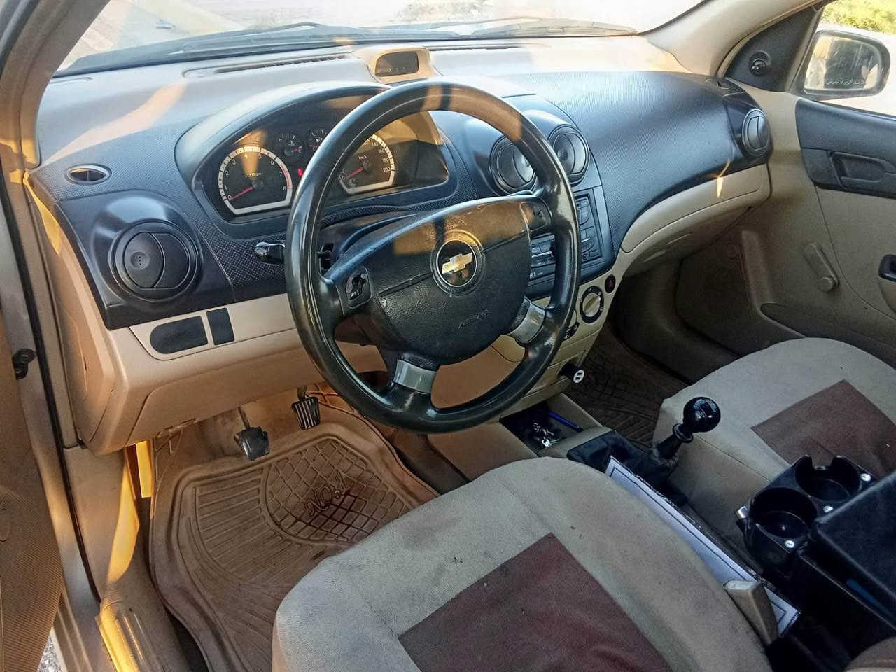 افيو
موديل 2009
سنويه جديد
رقم جديد
تايرات جديد
كير و مكينه بشرط
صدر بشرط
تبريد بشرط
بطاقه بنزين ⛽️ موجود
صبغ عام للجماليه

رقم تليفون /*********** كركوك, العراق
