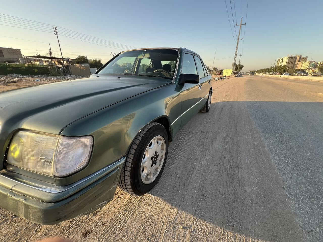 مارسدس دب موديل 1993
رقم بصرة انكليزي بسمي تداور بأي محافظة
هزة جديدة سنوية جديدة ل2027
حدادية جديدة
غرفة جديدة 
حدادية جديدة
باتري جديد
مكينة 3000 vvt ياباني
الكهربائيات شغالة 
سعرها 55$
مكانها نجف 
***********
