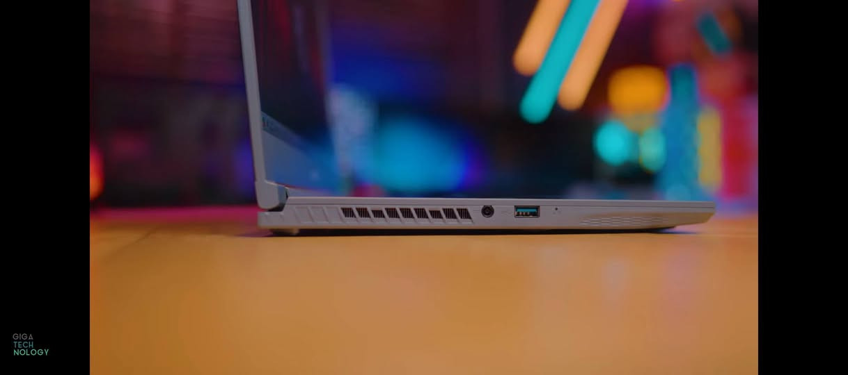 لابتوب msi جيمنج نسخه مميزة
مستخدم 4 أشهر نضافه قويه جدا لا يوجد أي شخط أو بكسل عاطل كيبورد نضيف و واضح جدا
كرتونه موجوده وموجود أيضا شأنه اصليه لل لابتوب بطارية قويه جدا ومحافظة عليها
سعر مليون و 200 ألف 
موقع الرمادي 
لل تواصل ***********
الميزات الأساسية

العلامة التجارية: إم إس آي (MSI)

معالج إنتل كور i7-13620H

بطاقة رسومات NVIDIA GeForce RTX 4050 للابتوب بسعة 6 جيجابايت GDDR6

شاشة 15.6 بوصة بدقة Full HD (1920×1080)، معدل تحديث 144 هرتز، لوحة بمستوى IPS تدعم تصفيه ألوان عبر إنفيديا

ذاكرة RAM بسعة 16 جيجابايت DDR4-3200 | سعة تخزين SSD بحجم 512 جيجابايت

تطبيق MSI App Player لتجربة ألعاب سلسة بين الهاتف المحمول والكمبيوتر

جاهزية للصوت عالي الدقة

نظام التشغيل: ويندوز 11 برو
