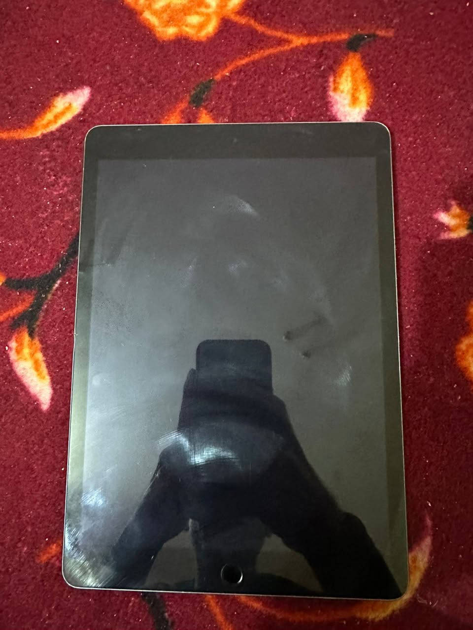 السلام عليكم ايباد 9 ذاكرة 64 للبيع الجهاز نظيف كلش كلشي ما مبدل بي لا بطارية ولا شاشة على وضع الشركة عدى الكسر الي بالصورة السادسة وطبعا ما مأثرة لا على الشاشة ولا على اللمس + موجودة الكارتونة والشاحنه 
السعر 250 وبي مجال


**إذا كنت صاحب هذا الإعلان وتريد حذفه لأي سبب، رجاءا أرسل رسالة إلى الدعم الفني**