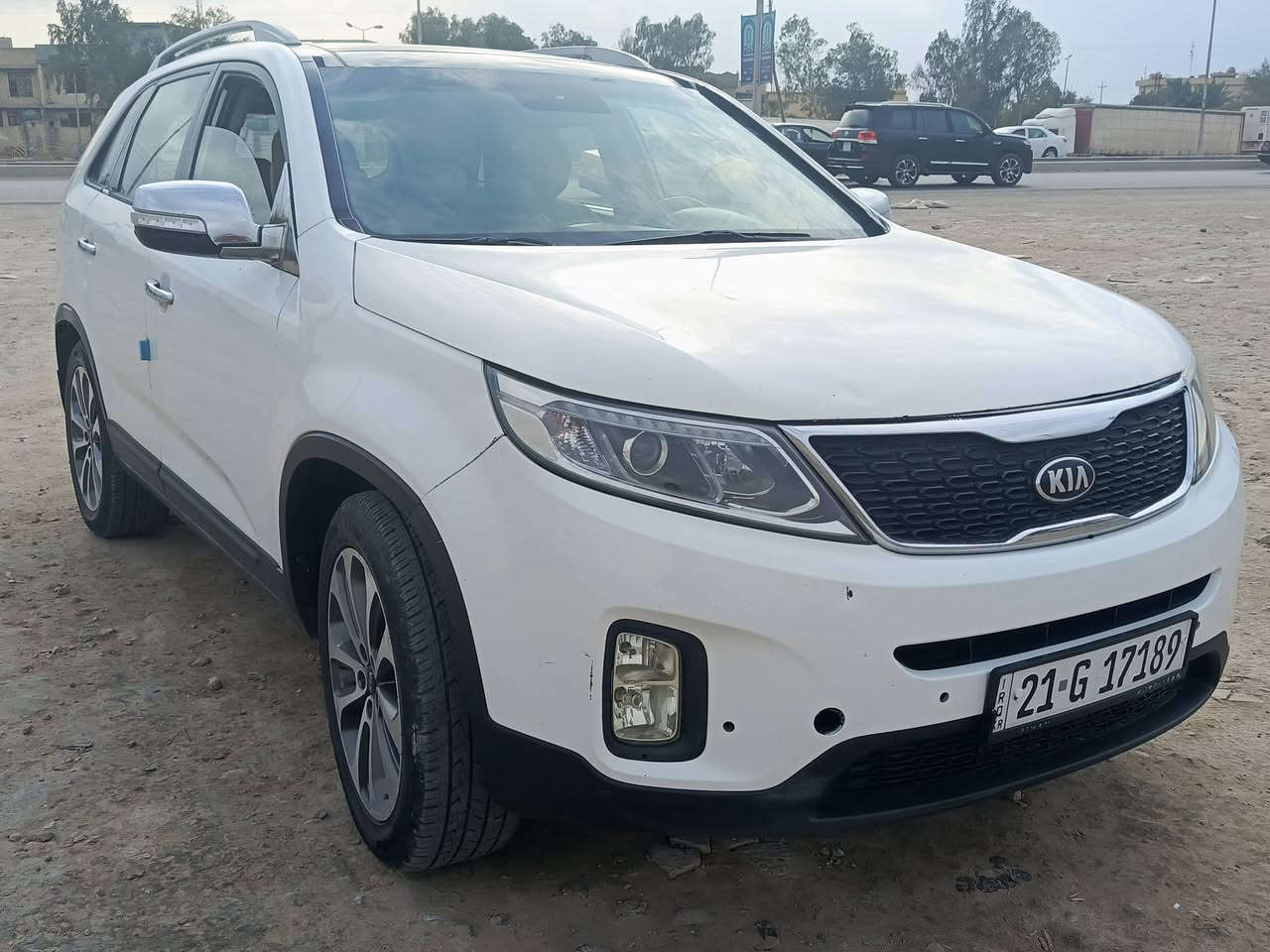 سلام عليكم سورنتو موديل 2015 خليجي 6 سلندر 7 راكب 3 قطع تبريد كشنات جلد وكهرباء سنويه ورقم جديد بيه قطعين ونص صبغ مكان واسط العزيزيه السعر 148 
ملاحظه مكينه بيه بخار ما مفتوحه من 2015 
***********
