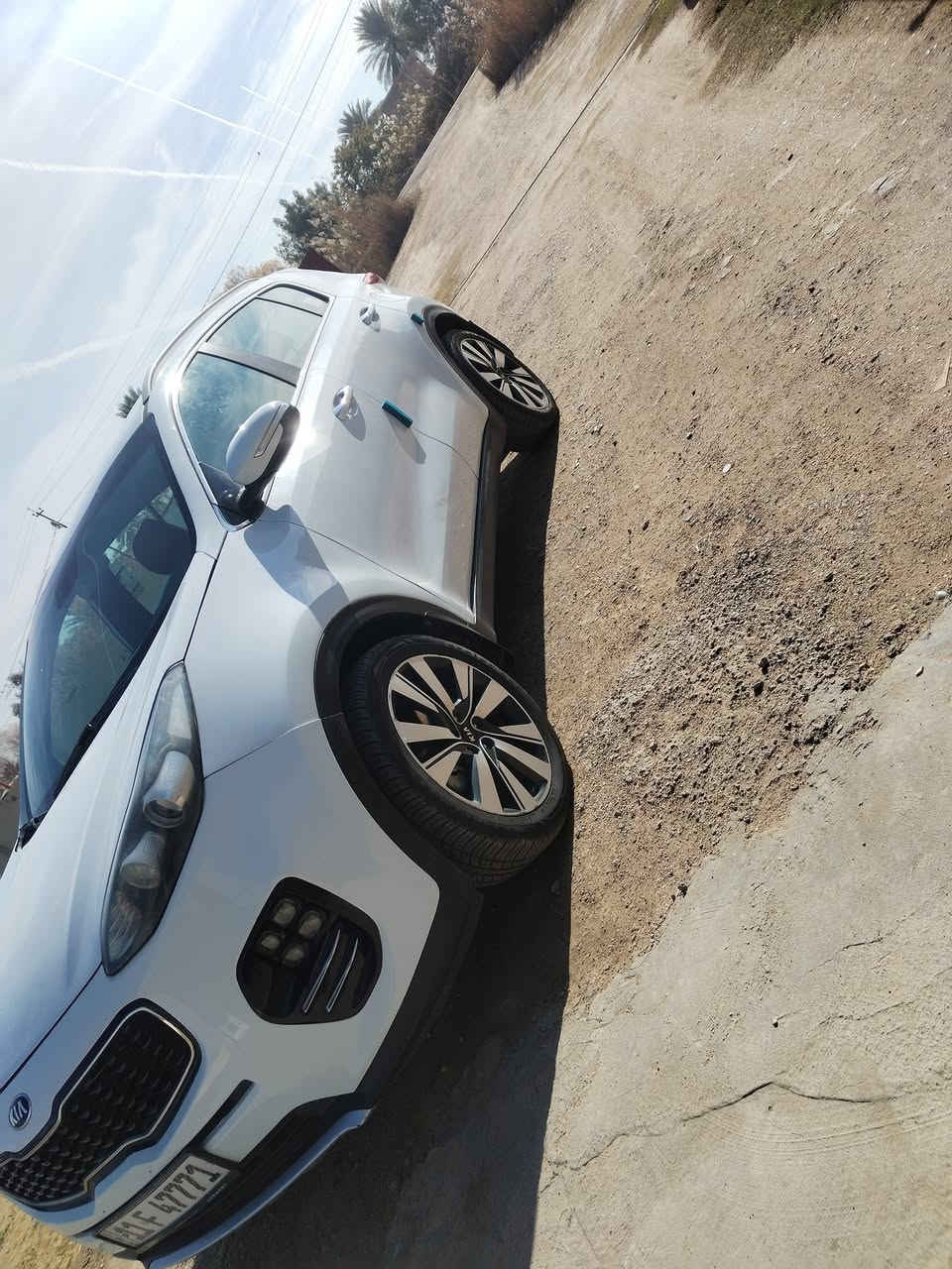 السلام عليكم كيا سبورتج خليجي مويل 2018 مكينه وگير وتبريد وصدر كفاله تخم تاير بيه قطعتين صبغ وبنيد اصلي تبديل يعني 3قطع 
ماشيه 80 حقيقي 
مكان بغداد الوسفيه 
سعر 155وبيه مجال 
***********
***********
