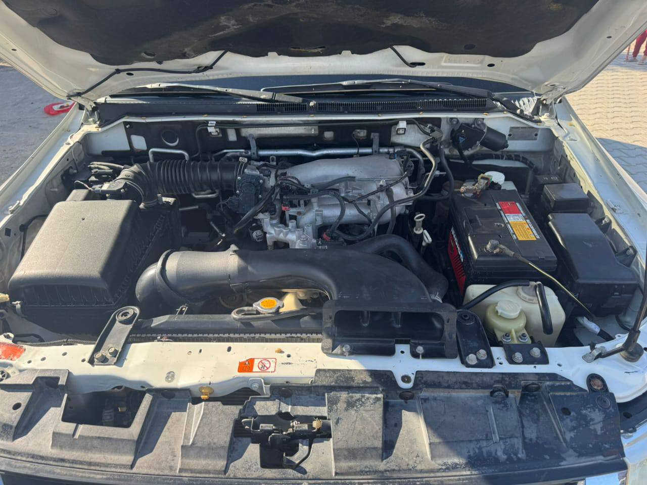 السلام عليكم باجيرو موديل 2015 حبتور محرك 6 سلندر 3500 كير محرك على وضع الشركة مكفوله من الضربه والصبغ فتحة كشنات جلد كشنات كهرباء ٧راكب دمام خلفي ٣قطع تبريد مري شفط حساس خلفي ماشيه ١٠٩
دفع رباعي باقي المواصفات معروفه 
 تخم تايرمع صدر خلفي امامي جديد رقم بغداد بسمي جديد السعر ١٧٥ اوبيها مجال 
***********
