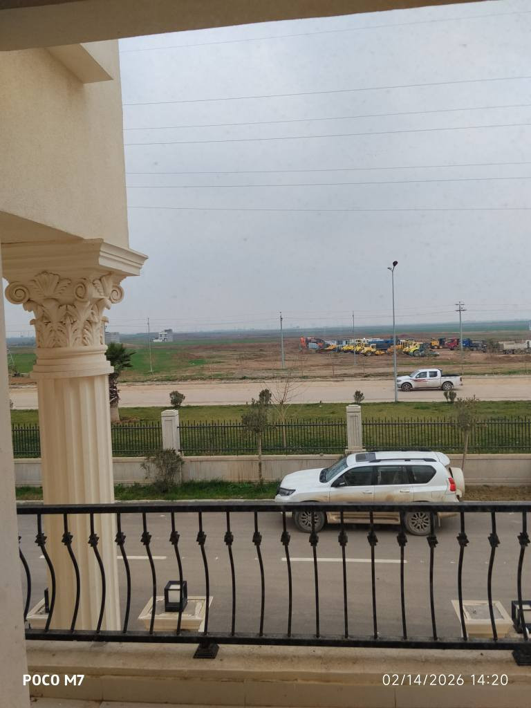 📢📢📢اعلان بيع 📢📢📢
بيت للبيع في احلى مجمع في اربيل #دياري_ستي 
مساحة 200 متر
اول مجمع في اربيل (طابو ملك صرف)
4 غرف نوم (غرفة ماستر )
2 حمام
صالة واستقبال
مطبخ معزول
كراج 
حديقة 
2سطح للبيت 
للاستفسار يرجى الاتصال بنا (واتساب ، اتصال)
📱 *********** 

للمزيد من التفاصيل 
‏مراسلة الازدهار للتجارة والعقارات عبر واتساب. https://wa.me/9647805001551

اشتركوا بجروبنا لكي تجدوا كل ماهو جديد من العقارات في اربيل

https://www.facebook.com/groups/209548401902007/?ref=share_group_link

زوروا صفحتنا لكي لايفوتكم عروض عقارات اربيل

https://www.facebook.com/profile.php?id=100086984441793&mibextid=ZbWKwL أربيل, العراق
