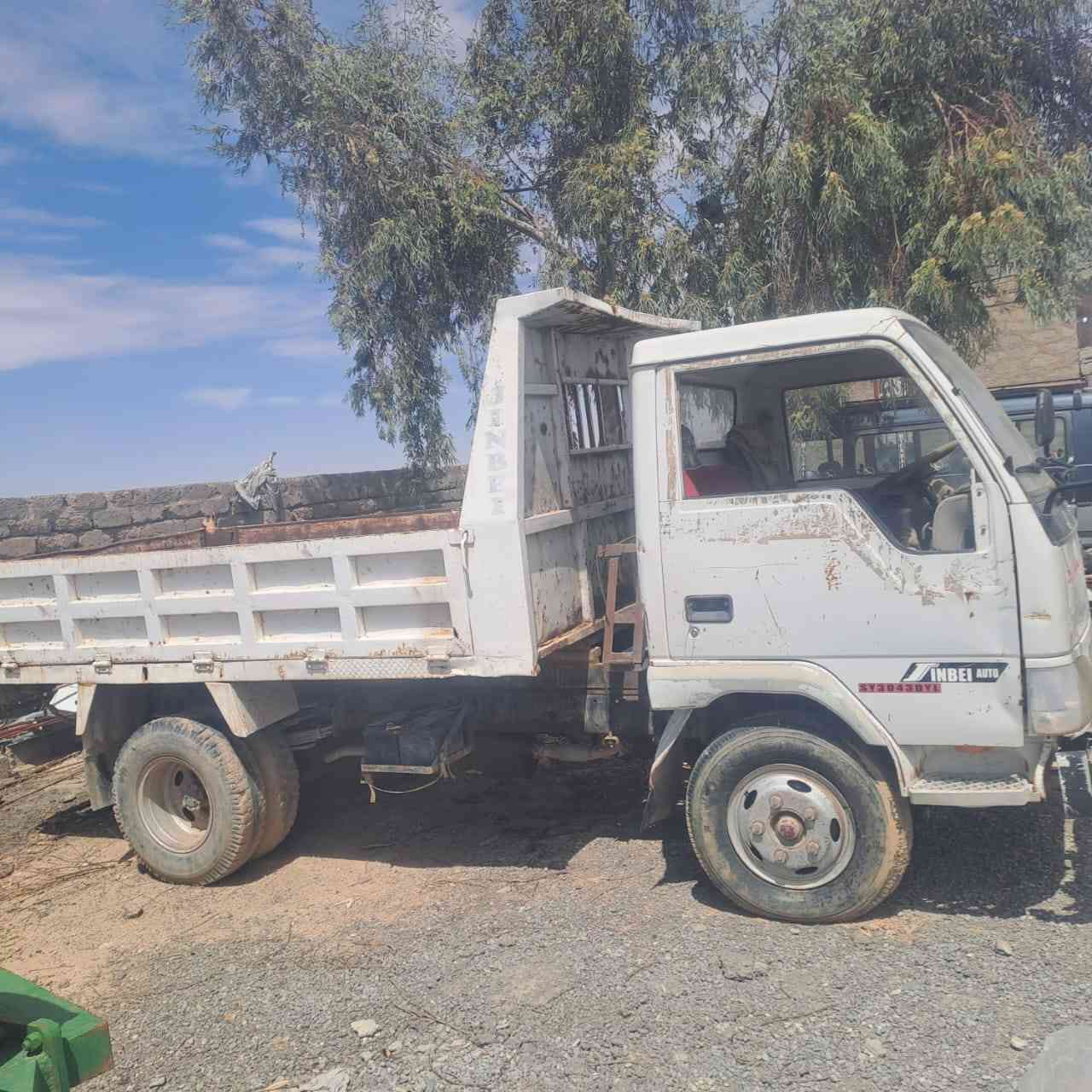 سلام عليكم للبيع قلاب موديل 2006
منفيس كير و محرك شغالات 
سياره شغاله ما عدا البطاريه 
العنوان صلاح الدين الشرقاط 
السعر 30بيها مجال 
الهاتف ***********
الجميع @
