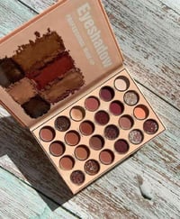 باليت دايموند بيوتي • ٢٤ ظلال عين • أصلي UK