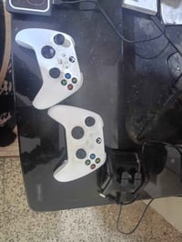 اكس بوكس سيريس اس • ٥٠٠جيجا • يدين أصلية