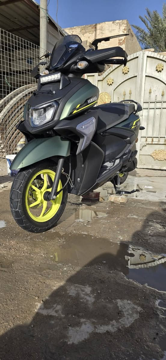 سلام عليكم دراجه ZR موديل ٢٥ دراجه شخط مابيه  نضيفه ماشيه ٤٠٠ الاستفسار ***********
