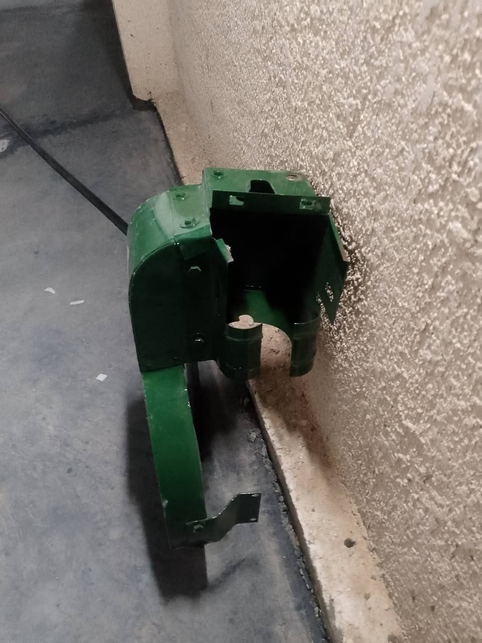 سلام عليكم للبيع حاضن مال مولد هندي جديد كلش عنوان بغداد الستفسار اكثر اتصل وتدلل ***********

