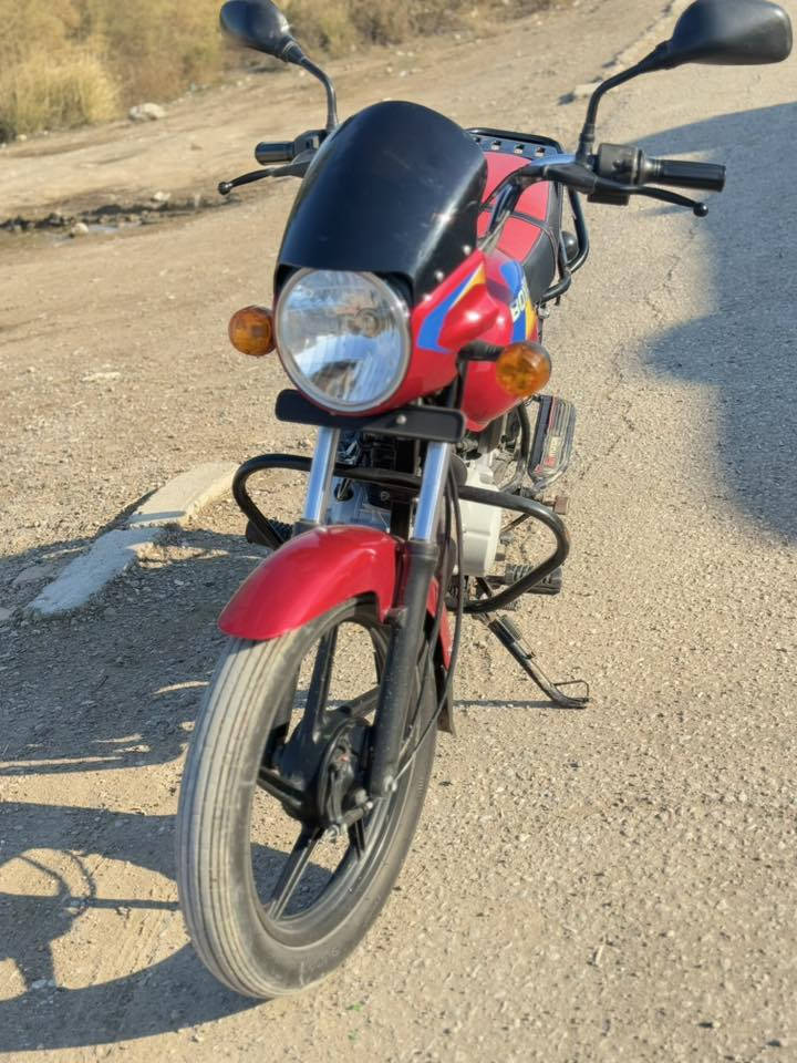 السلام عليكم بوكسر موديل 21 مرقم نكليزي رقم ديالى تحويل ثاني يوم الدراجه ماناقصها شي ***********
