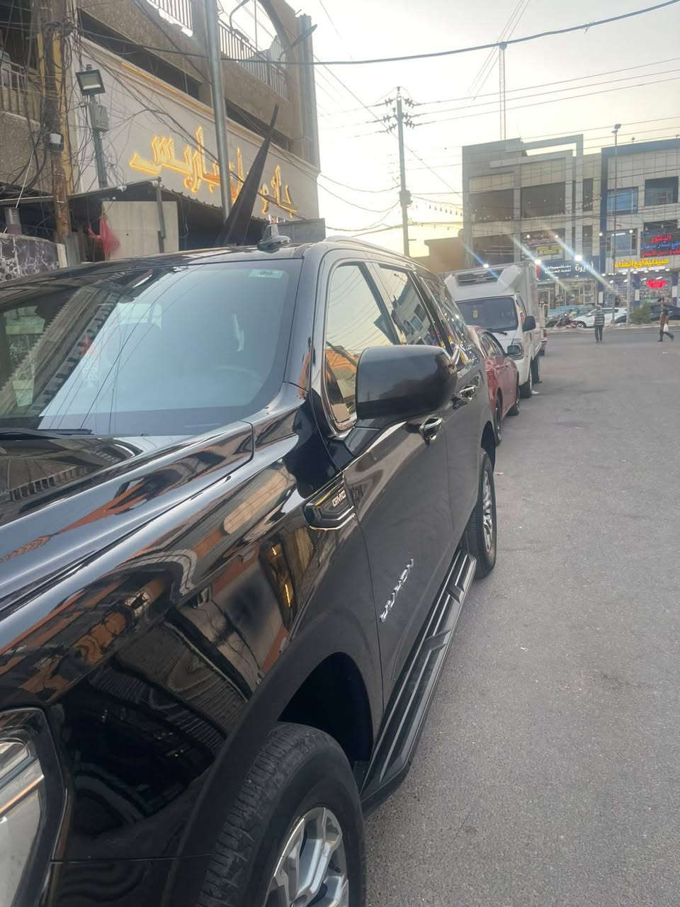 جمسي يوغن 2023  مواصفات SLE خليجي
 بيها بارد قليل فقط كما موضوح بالسونار ماشية 41 الف السيارة جديده السعر 44 الف دولار وبيها مجال مكانها بغداد الشعب الرقم ***********
