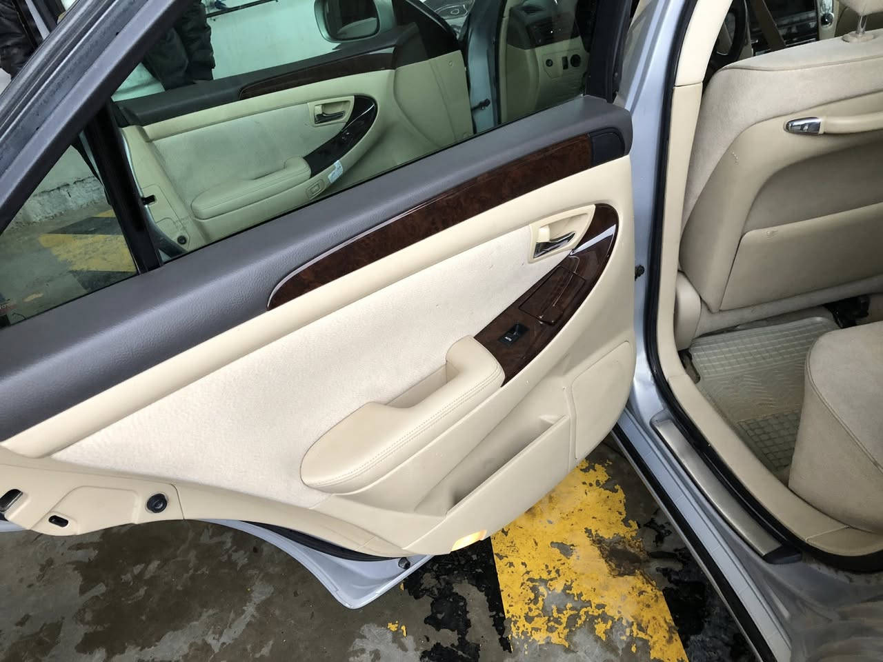 شاهینە ٢٠٠٧ بڕاوە بەحری
مەکینە بچوکی گێڕگەورە ١٨٠ 
ناوزەرد بەسمە رەساسی 
سارد گەرم بەستراوە جام هەڵگیراوە بێدرزو تەقیوی
کونی گەرمی گیراوە چرکەی نیە 
سەقفی شوشەی داژبولی زۆر جوان 
کامل حەمامی مەکینە سندوق بەرگی دەرگاکان 
سەیارەی ماڵە بەس تایەی زەعیفە 
لە سەیدسادقە 
0750 129 21 52
