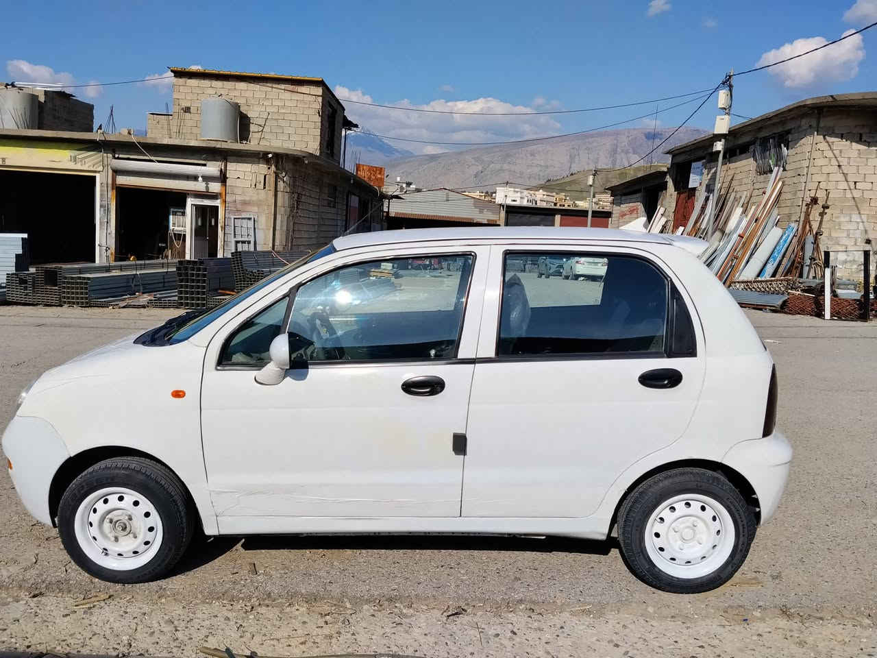 شیری کوکو
مۆدێل2013
سەنەوی پلاستیک 
مالی مەدەنی بەشەرت
دزیاری قەرداری بەشەرت 
سەیارەکە گێرو مەکینەی لۆکە 
گێر عادی 
ناو زەرد 
لایت Led سپی 
ئیشارەت لایت فلچە 
هەمووی بەشەرت 
سەیارەکە کەم بەنزین دەخوات 
تەبرید ساردو گەرم 
تەبرید سارد🥶
گەرمی 🌡️
بەشەرت 
گۆڕینەوەی دەکەم بە پیکاب دێر 
رەقەم تەلەفۆن ***********
سعری 25کەمێک مەجال 
شوێن سۆران
