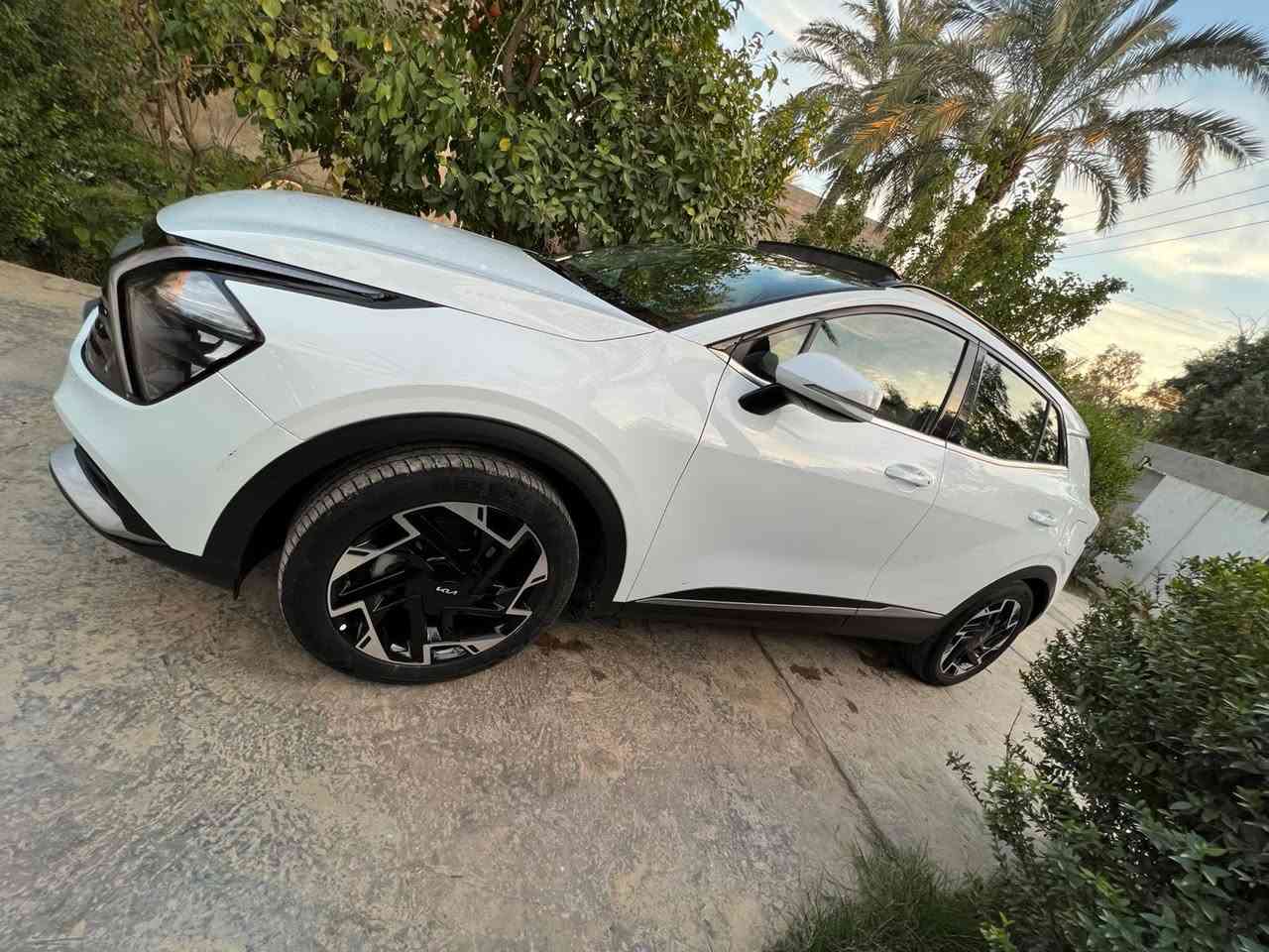 السلام عليكم سبورتج ٢٠٢٣ خليجيه فول الفول بانوراما رقمها سليمانيه ب اسم الشركه ماشيه ٧٠ الف كيلو بيها بارد شبر قبغ  البانزين باب مبدل من الشركه والجاملغ صبغ  السعر ١٩٥ ورقه وبيها مجال ***********
