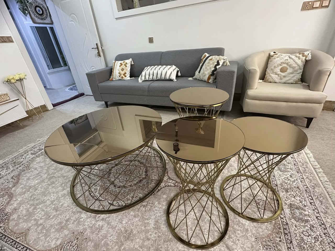 مێزو تەپڵەکی ناوەڕاست مێزی ناوەڕاستەکەی یەک درزی تیایە لەلاوە . سلێمانی کانی با ٩٥ و معامەلە***********
