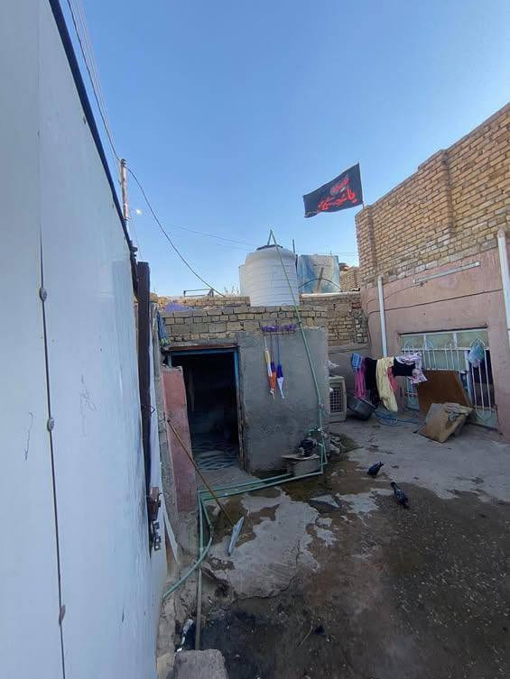 بيت زراعي بلوك بناء قديم المساحة ١٢٥م.. 
المكان شارع النائب عادل حاشوش الفرع مقابل المدرسة الصينية 
يتكون من
غرفة وصالة ومطبخ واستقبال وصحيات.. 
السعر ٢٢مليون وبيه مجال بسيط للشراي
***********
