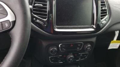 سلام عليكم بيع او مراوس بنفس السعر
جيب كومباس 2021 LIMITED

فول مواصفات عدى البانورامات 

وراد امريكي 

المواصفات : شاشة ابل كار بلي 

كامرة دوارة وية الستيرن

تحكمات ستيرن جهتين

تحكم خلف المقود 

رادار امامي يرادلة برمجة فقط 

تحديد مسار 

نقطة عمياء

كشن كهرباء

كشنات جلد  

تدفئة بالكشنات 

تبريد قطعتين ثلج 

هندبريك كهرباء

اوتو ستوب

4 منافذ USB

تضليل للجامة الخلفية كهربائي 

انارة هالوجين بلادي علامة جيب 

تدفئة بالستيرن 

السيارة لونين تكم وقمارة اسود 

اشاير بالمري

مثبت سرعة 

ويل 18 

السيارة صدر حدادية اذاين كلة جديد 

مكينة وكير وتبريد كفالة 

ماشية 35 الف MI ميل 

السيارة مال بيت صارلة سنتين ونص يمي 

رقم اربيل تحويل ثاني يوم بأسمي 

صور الحادث مرفقة بالمنشور 

الصبغ: جاملغ امامي عكس السايق مبدل ومصبوغ 

والتكمة عكس السايق كلير 

وبيه الهلال الخلفي صبغ على كد شبرين فقط هذا حادث أمريكا

وبالعراق كما موضح بالصور اكو طخة نطخت هية وواكفة وبعدني مصابغة فقط 
للستفسار ***********
