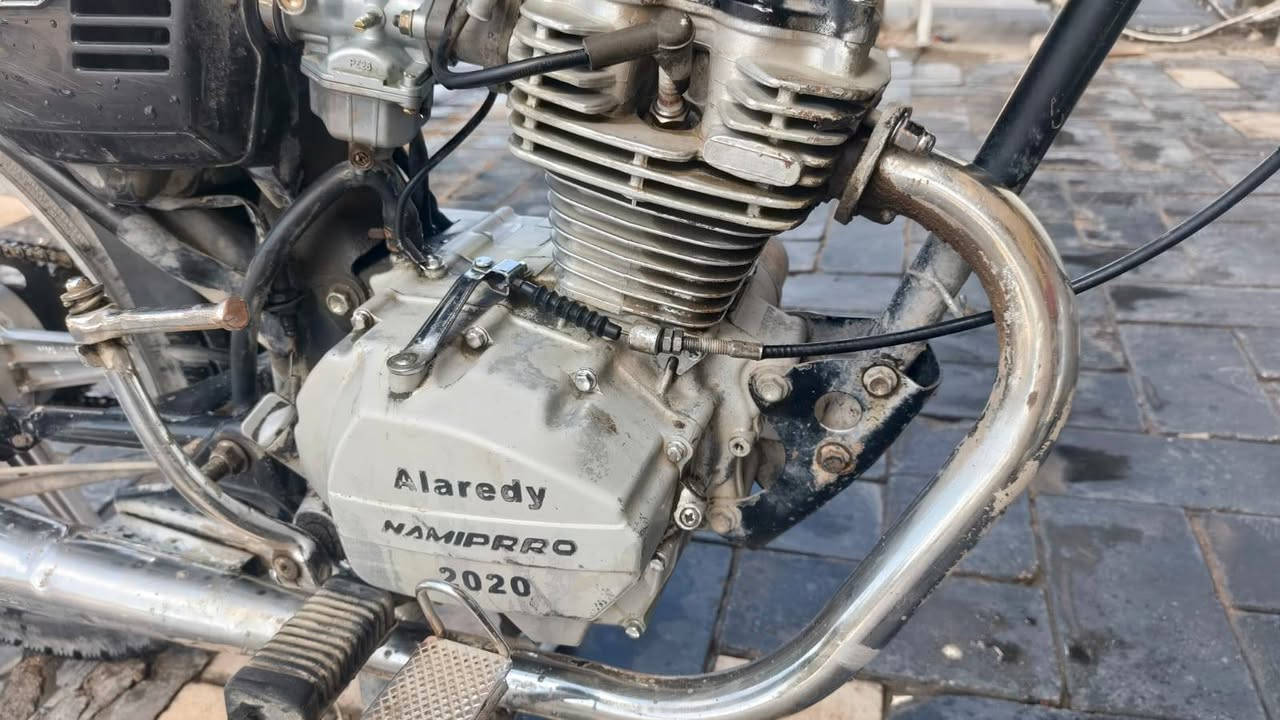 سلام عليكم دراجه نامة مديل ١٨ تعمير ٢٠ اوراق اصولي وكيلها حمودي العارضي شرط ترقيم سعر ٥٠٠وبيها مجال لطيبين ***********متوفر واتساب ملاحضة دراجه شغاله بس عايزة تجفيت ستوها تبخر قليل كلش قليل
