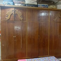 غرفه نوم للبيع السعر ٣٠٠ ماعدا تخت الجربايه مكان الديوم للاتصال ٠٧٧٠٢٨...