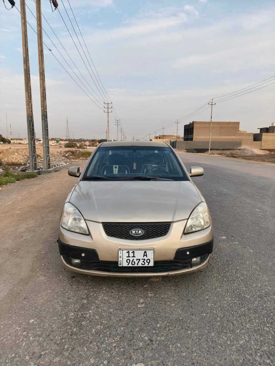 سلام عليكم 
كيه ريو ٢٠٠٩رقم بغداد 11
بسمي تحويل مباشر
هزه جديده
مصبوغ احزام 
سعر، 76وبيه مجال
***********
