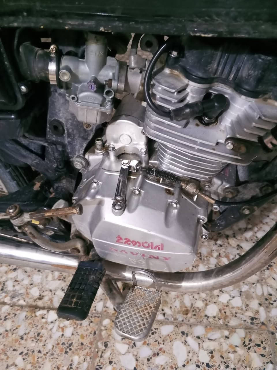 سلام عليكم سلام 5 كير للبيع اوراق سكنر موديل 21 سيفان سعر 450 بيه مجال 
مامفتوحه مستعجل على بيعه
شغاله هندر واحد سلف يشتغل بس لاغي غراضه موجوده 
الديوانية حي الحضارة *********** وتساب خط خاص موجود
