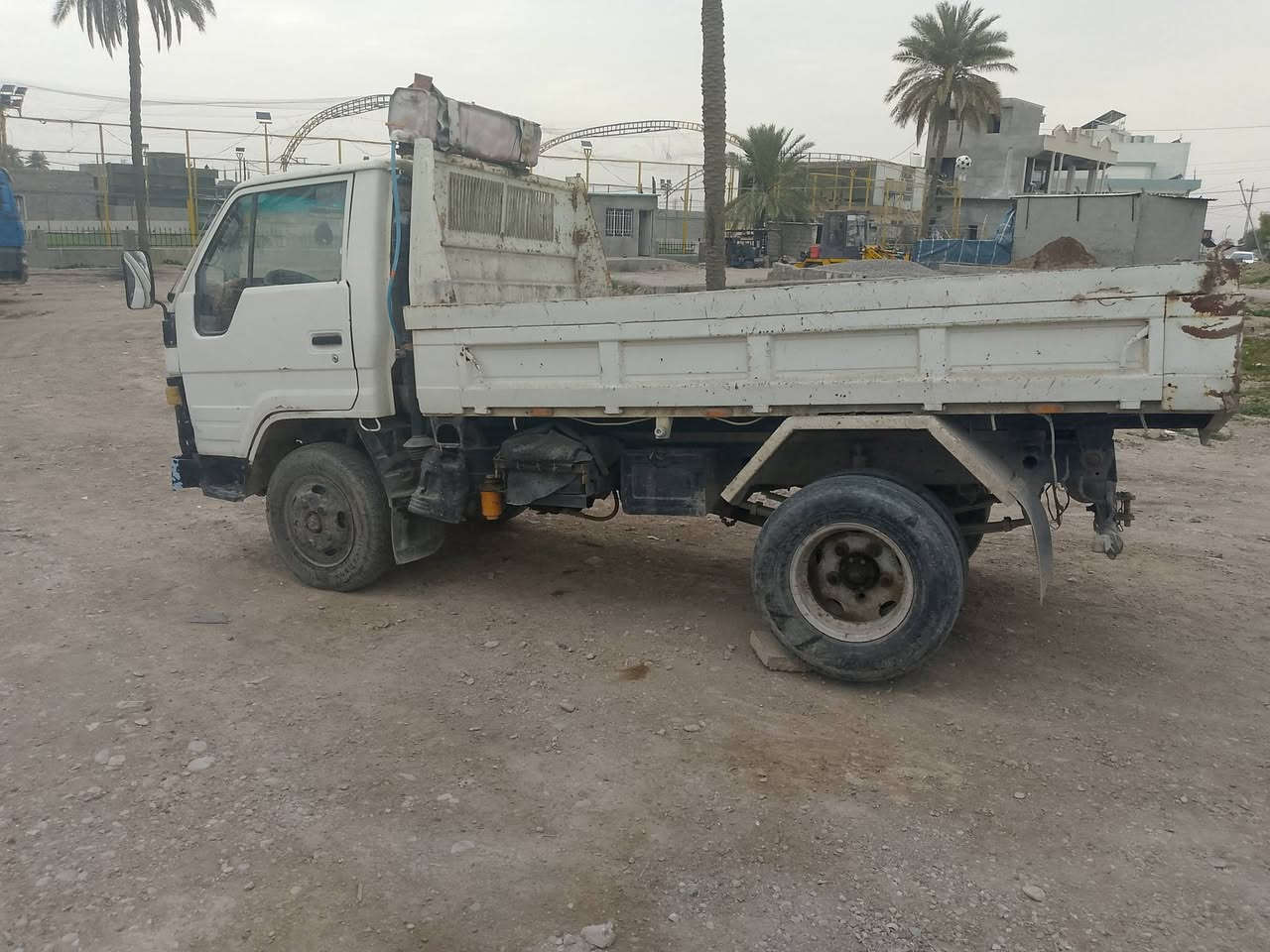 سياره قلاب للبيع عنوان ديالى/قرةتبه ***********
