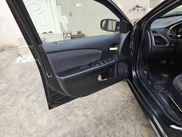 سلام عليكم لبيع  او مراوس سي 200موديل 12محرك 4سلندر حجم المحرك 2400 بيهه 3قطع صبغ بدون دواخل محرك كير بشرط تبريد تخم تيرات جديد  حداديه جديد امامي خلفي مكان السياره سليمانيه قضاء ده ربنديخان السعر ٨٠ وبيهه مجال ***********
