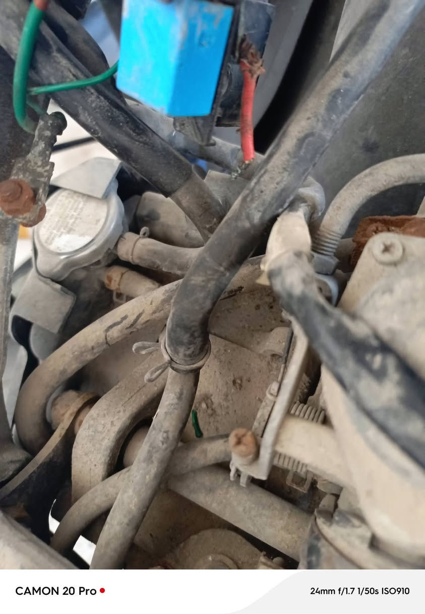 سلام عليكم دراجه لبيع مادري شبيه كطعت ناريه دراجه كامله كفرات من كلشي كمله. دراجه راديتر تايرت جديده سعر 100 وبيه مجال***********
