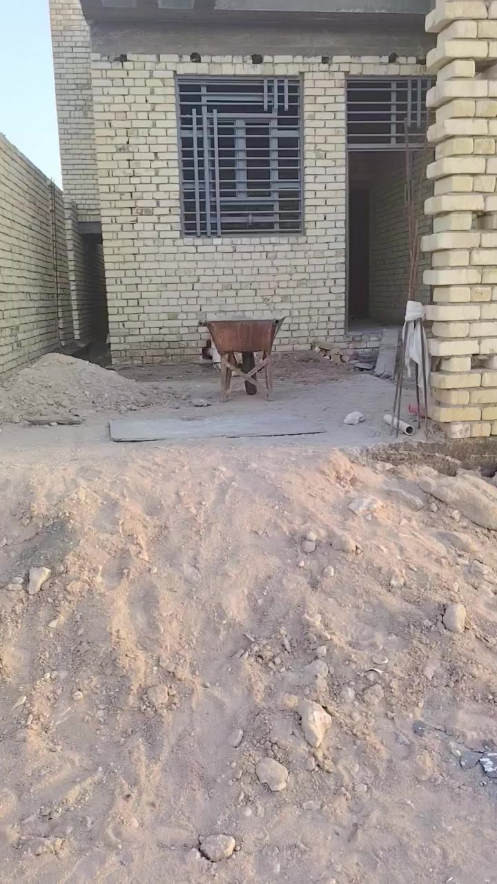 بيت عد ال ابو حجر قريب مجمع الزعفران للبيع زراعي قرار محكمه مساحه ٢٠٠ متر بنيان درجه اوله بنيان طابوك سكف صب كونكريت للاستفسار اتصل ***********
