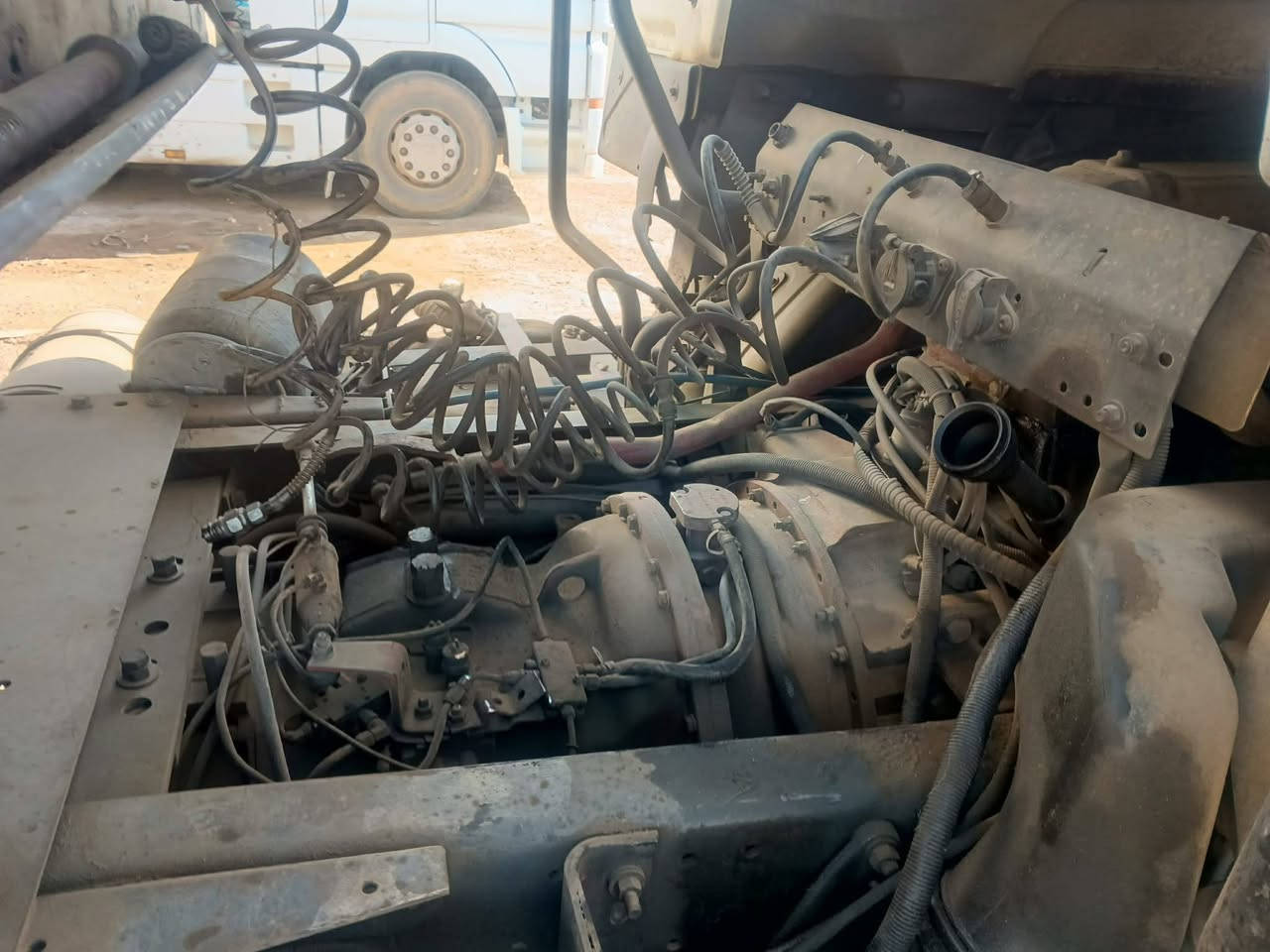 سلام عليكم لبيع رينو بل سنويه صهريج راقم بغداد بدون تحويل سياره بيه صرف والخير بم ونوزل بلادي كير فلار هسه اجيت بيه من بصره شغاله سياره ***********
