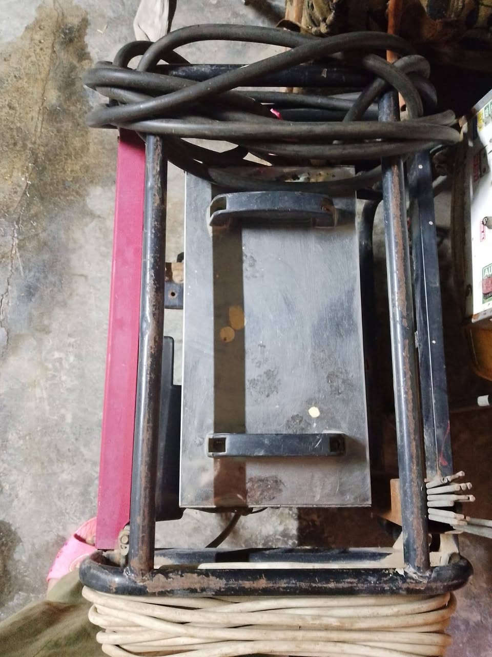 سلام عليكم ولدن لحيم مع مقص كتر للبيع 250الف للاستفسار *********** عنوان غزاليه
