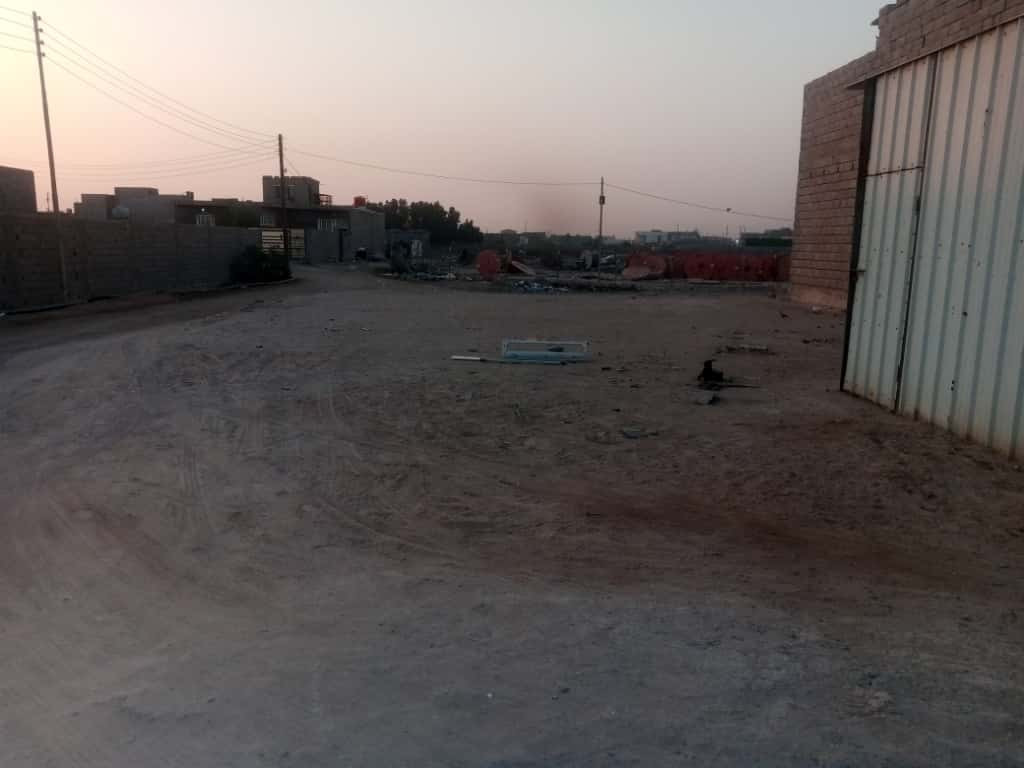 قطعة ارض. "عرصة" طابوا صرف باسمي. مشمولة في قرض الأسكان الـ 60 مليون.

العنوان: ابو الخصيب حمدان. المعارف. قريبة من شارع سيد حامد. قريبة على مدينة الاندلس السكنية.

الإبعاد. مساحة القطعة 262 متر. وفيها فضلة على الوجهة لتكون تقريبا 300 متر الا.

القطعة مدفونة ومحدلة.

تقع ببداية المنطقة على التبليط.

بها خدمات الماء والكهرباء.

المنطقة مسكونة. ومشمولة بالأعمار. وبداء إنشاء مدرسة وسيتم ربط الشارع بالشارع الرئيسي كي يربط المدرسة بطريق سيد حامد وهناك خدمات أخرى مشمولة في المنطقة الأمر الذي سيرفع سعر القطعة.

السعر المطلوب تم تخفيضه الى 98 مليون بشكل نهائي. انا لا بياع شراي ولا ابو عقارات. فارجاء الي ما يريد يشتري لا يتصل. السعر نهائي. ***********
