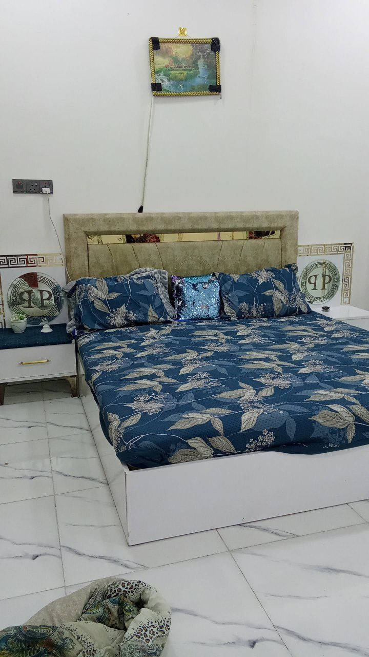 غرفه لبيع تركي سعره 400بي مجال مكان شط العرب صالحيه ***********
