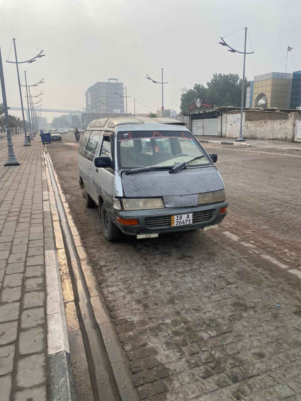 سلام عليكم اخوان سياره فاره للبيع او مراوس سياره جاهزه مابيه شي مكينه ونجي بيه تبخير حداديه جديده بس بيه طكطكه من تلزم بريك اصوليه عندي وكاله وراعيه موجود للبيع او المراوس شنو عندك نزل المكان البصره القبله 
***********
سعره 27 ورقه وبيه مجال قليل
