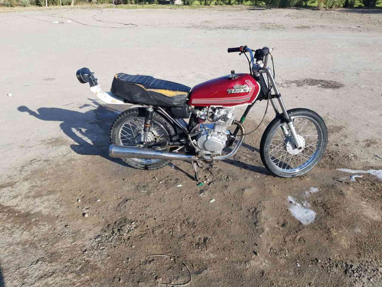 السلام عليكم متاح دراجه لبيع كلك نامه شلامجه اصلي
محرك بلاد مافتوح ناصرية مركز سعره 450وبيه مجال 
هذه رقمي وتساب ‏‪0785 806 3869‬‏ موديل 2023
